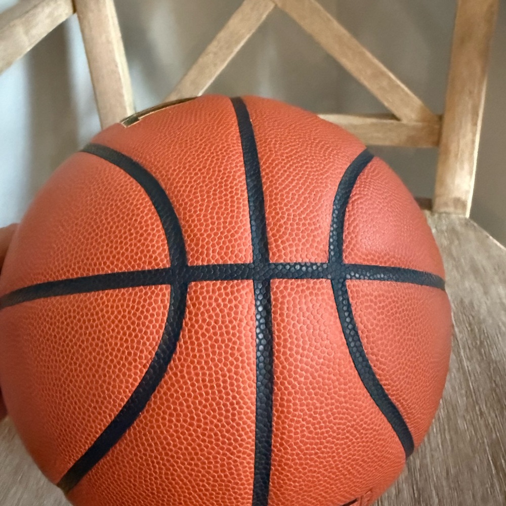 Wilson Evolution Basketball 29.5" Official
Size 7 Indoor Game Ball NWOT - Picture 4 of 5